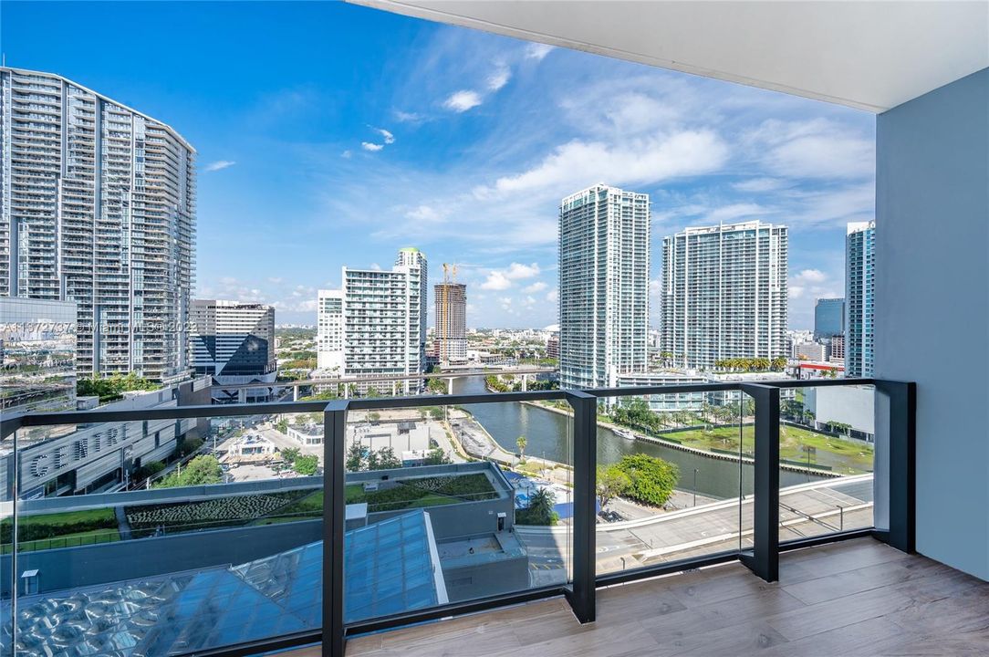 Recently Rented: $5,850 (2 beds, 2 baths, 1193 Square Feet)