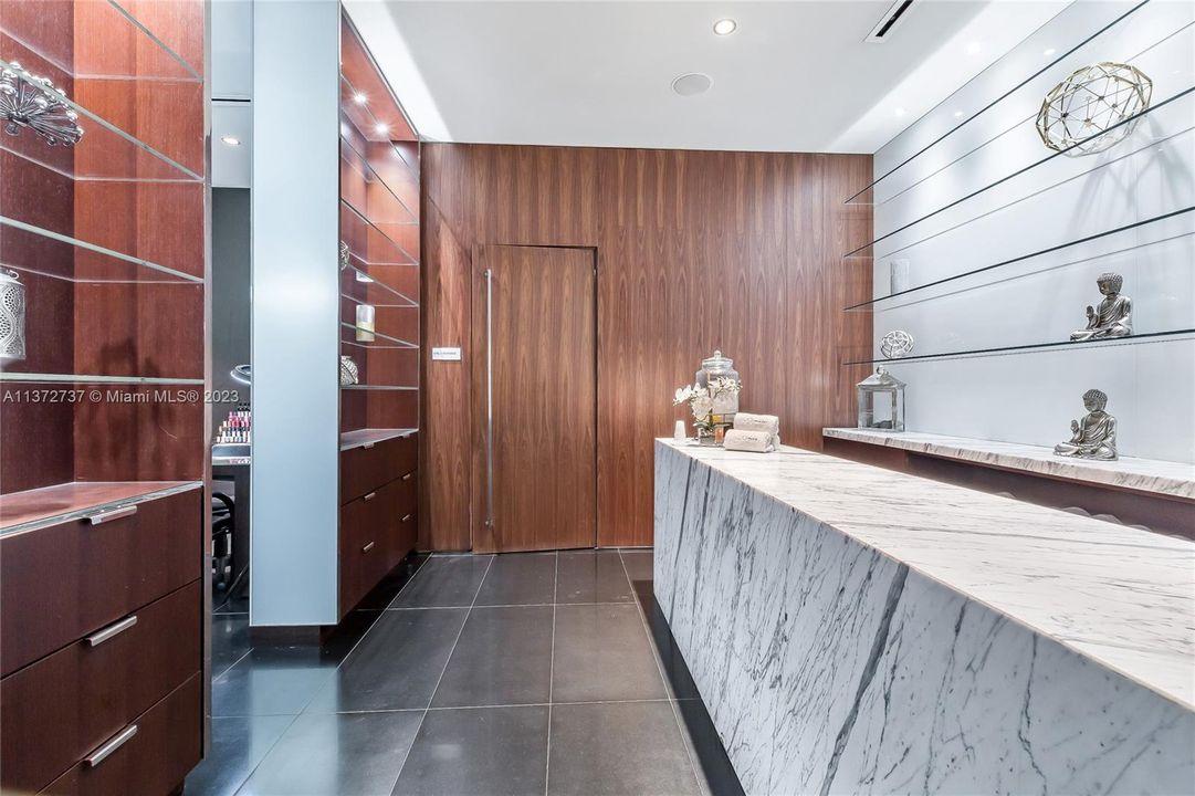 Recently Rented: $5,850 (2 beds, 2 baths, 1193 Square Feet)