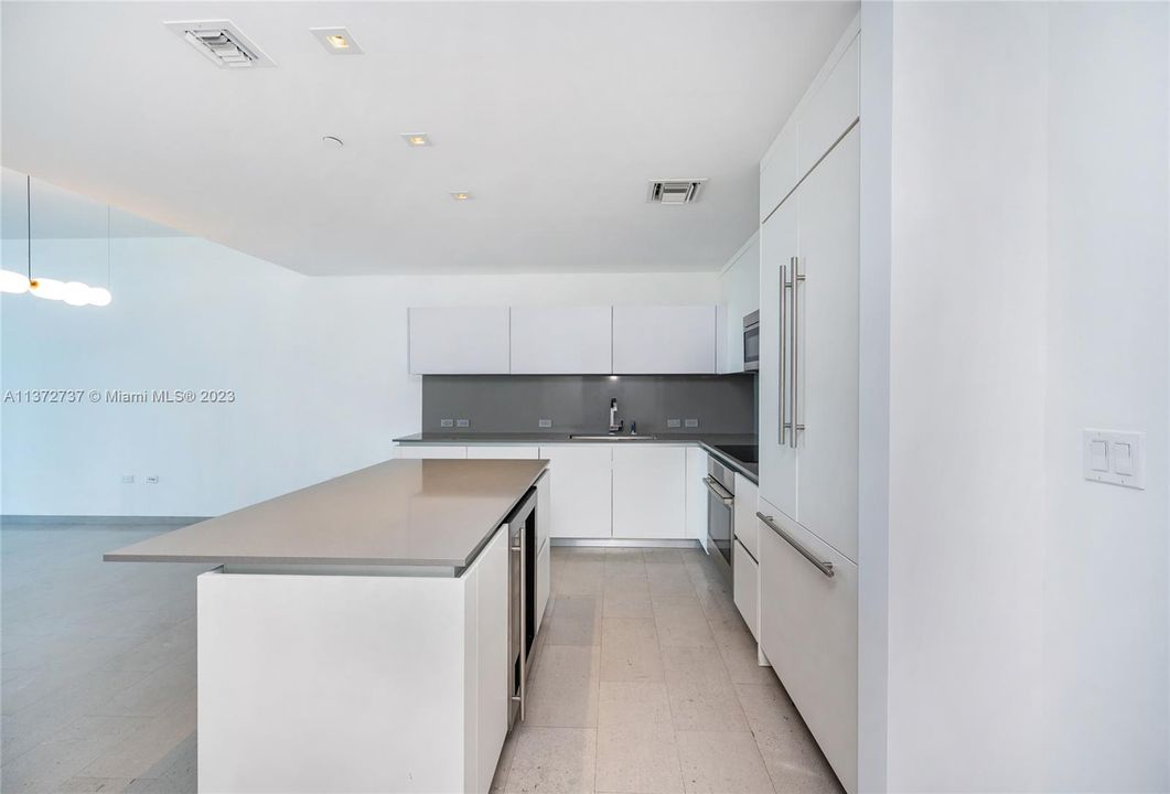 Recently Rented: $5,850 (2 beds, 2 baths, 1193 Square Feet)