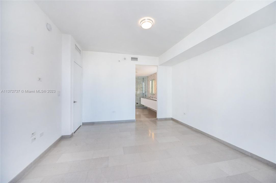 Recently Rented: $5,850 (2 beds, 2 baths, 1193 Square Feet)