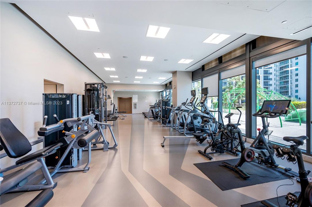 Recently Rented: $5,850 (2 beds, 2 baths, 1193 Square Feet)