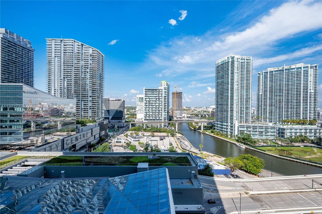 Recently Rented: $5,850 (2 beds, 2 baths, 1193 Square Feet)