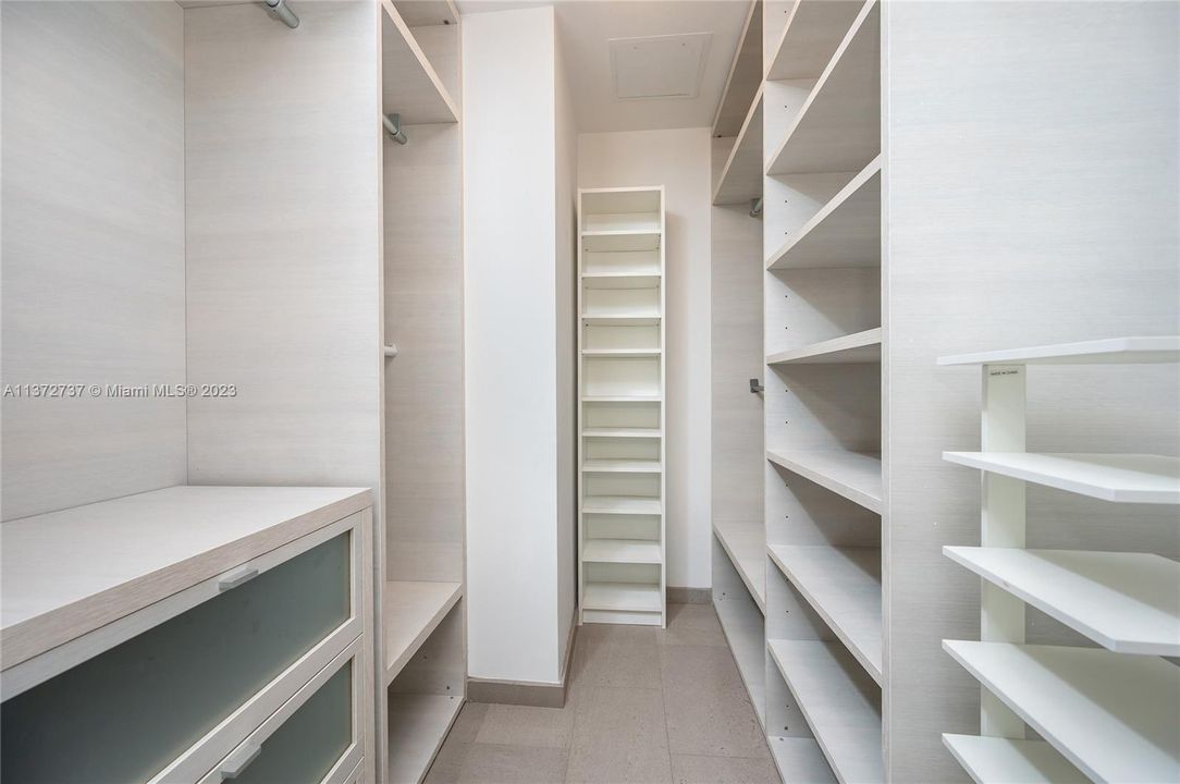 Recently Rented: $5,850 (2 beds, 2 baths, 1193 Square Feet)