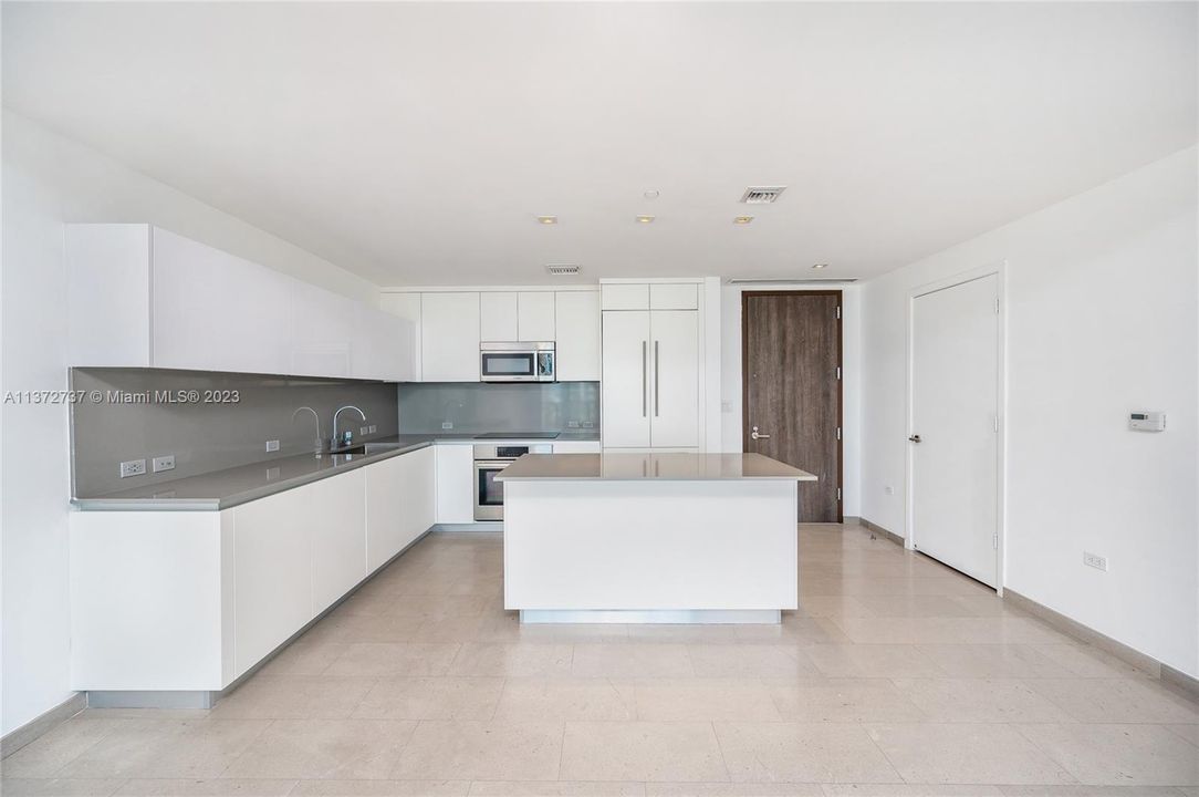 Recently Rented: $5,850 (2 beds, 2 baths, 1193 Square Feet)