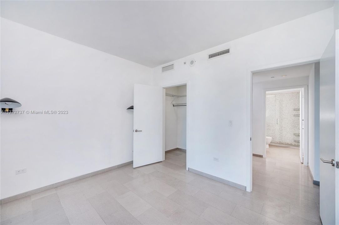 Recently Rented: $5,850 (2 beds, 2 baths, 1193 Square Feet)