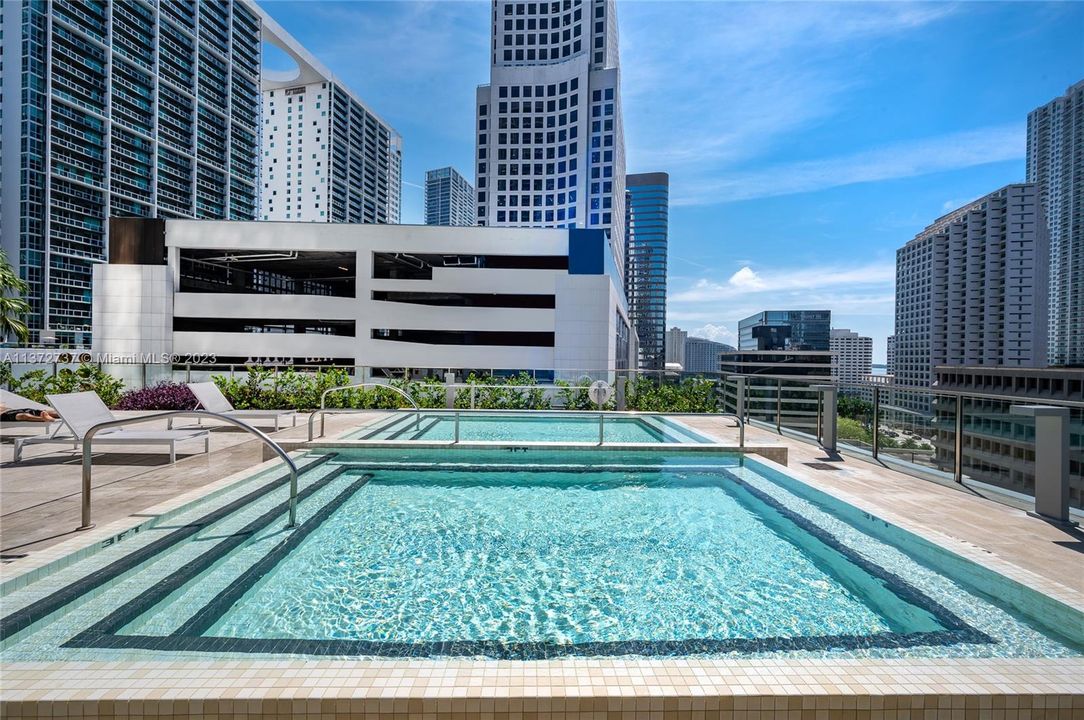 Recently Rented: $5,850 (2 beds, 2 baths, 1193 Square Feet)