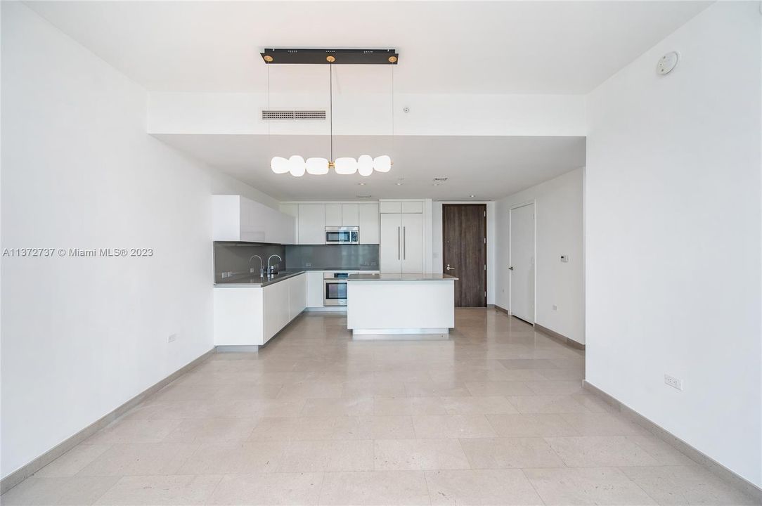 Recently Rented: $5,850 (2 beds, 2 baths, 1193 Square Feet)