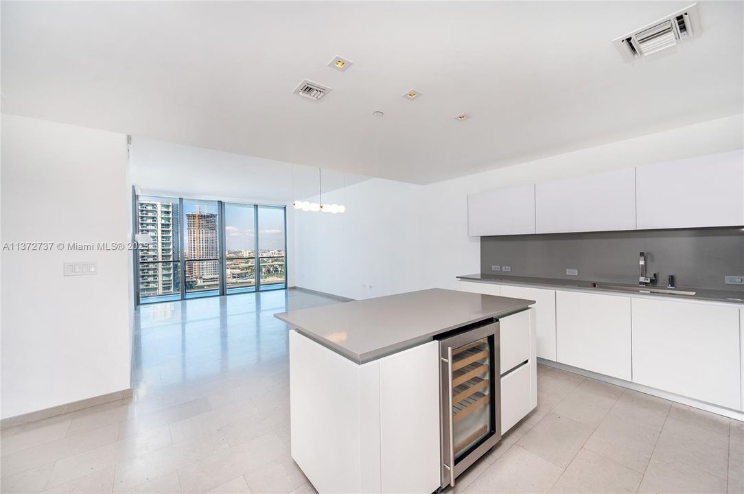 Recently Rented: $5,850 (2 beds, 2 baths, 1193 Square Feet)