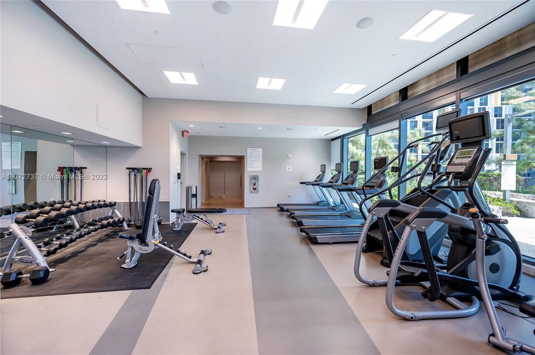 Recently Rented: $5,850 (2 beds, 2 baths, 1193 Square Feet)