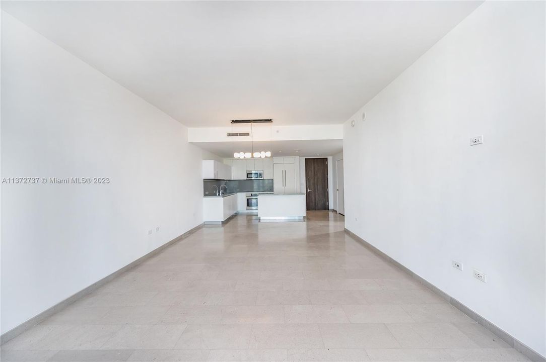 Recently Rented: $5,850 (2 beds, 2 baths, 1193 Square Feet)