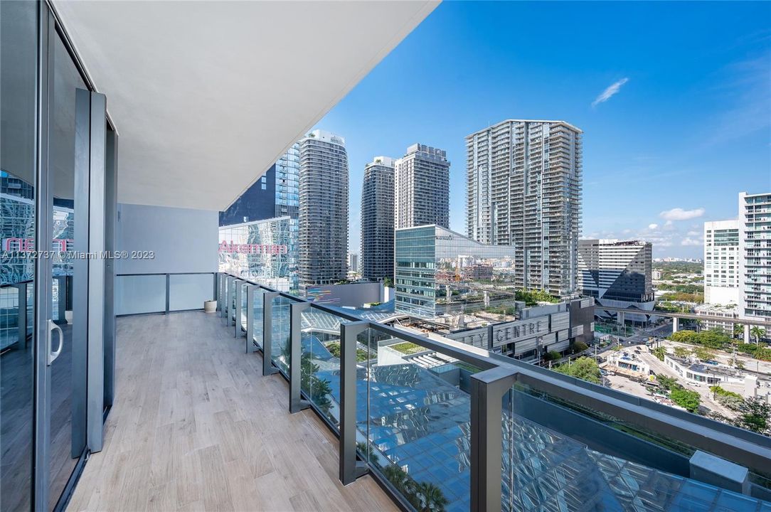 Recently Rented: $5,850 (2 beds, 2 baths, 1193 Square Feet)