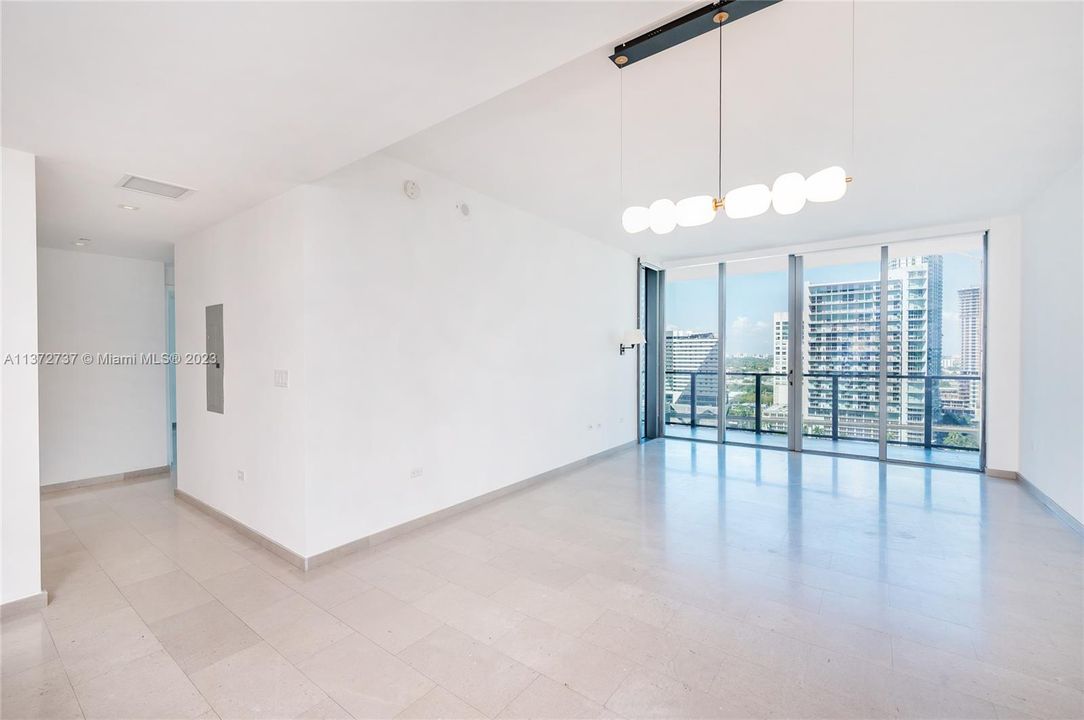 Recently Rented: $5,850 (2 beds, 2 baths, 1193 Square Feet)