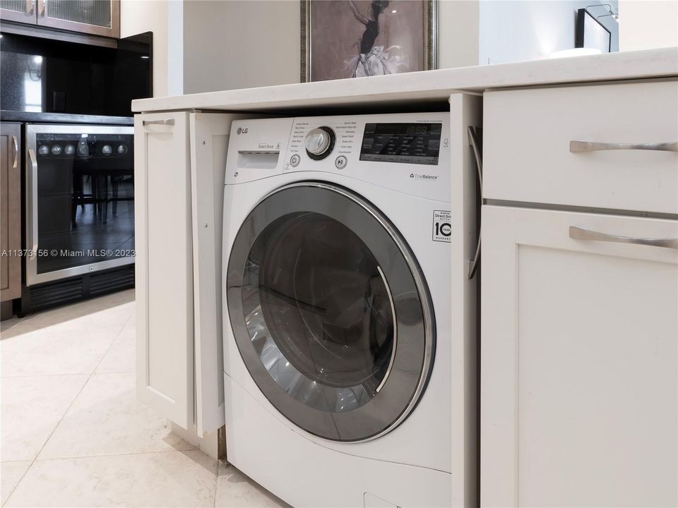 Recently Sold: $675,000 (2 beds, 2 baths, 1330 Square Feet)