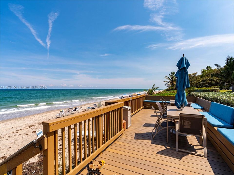 Recently Sold: $675,000 (2 beds, 2 baths, 1330 Square Feet)