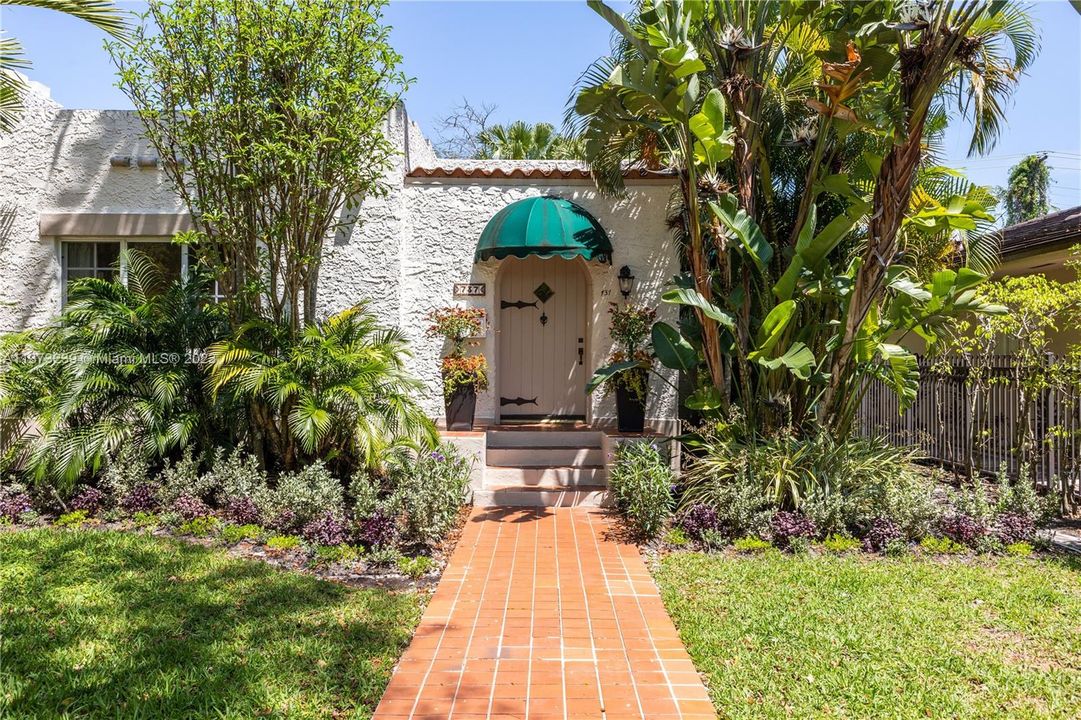 Recently Sold: $1,235,000 (2 beds, 2 baths, 1802 Square Feet)