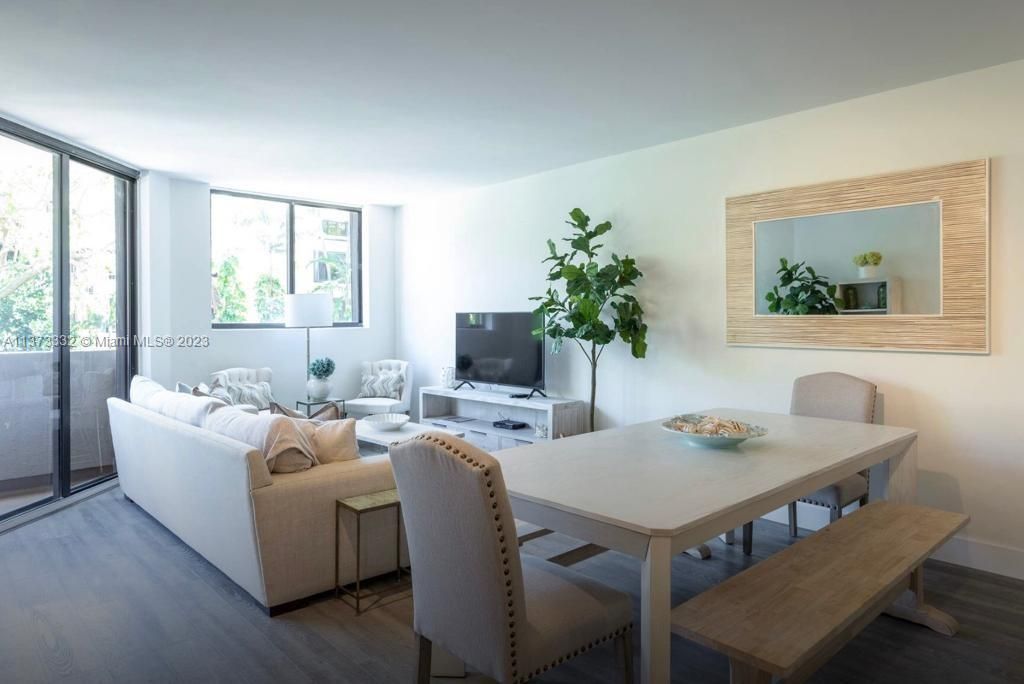 Recently Sold: $1,299,000 (3 beds, 2 baths, 1720 Square Feet)