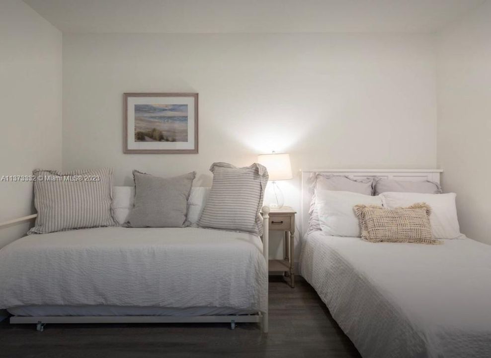 Recently Sold: $1,299,000 (3 beds, 2 baths, 1720 Square Feet)