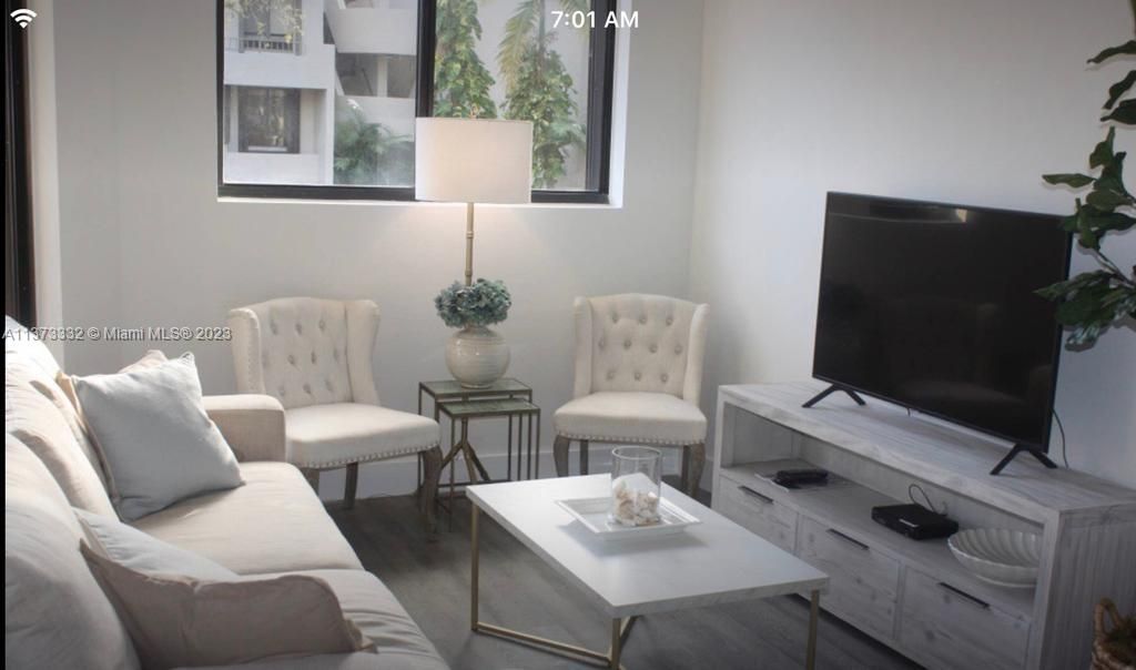 Recently Sold: $1,299,000 (3 beds, 2 baths, 1720 Square Feet)