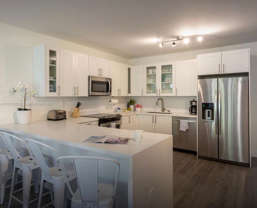 Recently Sold: $1,299,000 (3 beds, 2 baths, 1720 Square Feet)