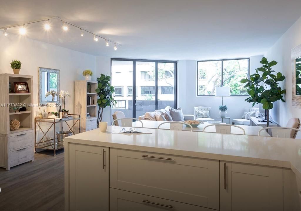 Recently Sold: $1,299,000 (3 beds, 2 baths, 1720 Square Feet)