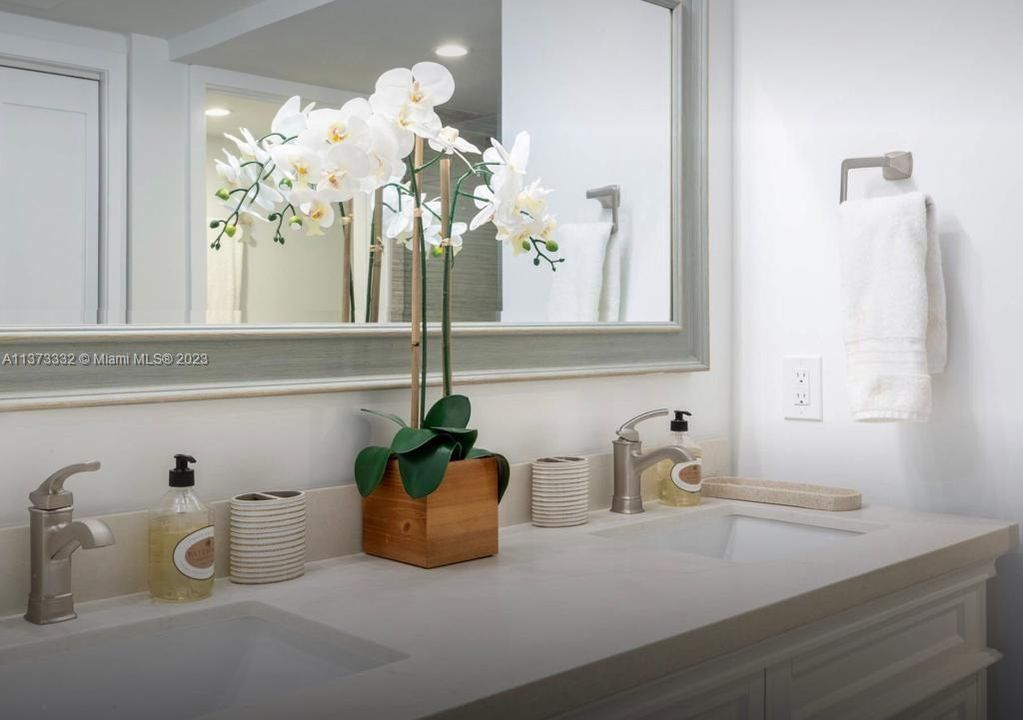 Recently Sold: $1,299,000 (3 beds, 2 baths, 1720 Square Feet)