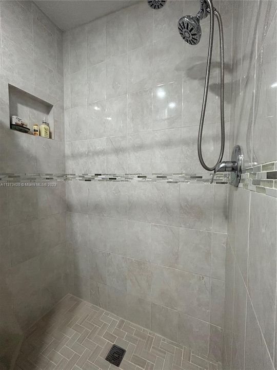 Vendido Recientemente: $245,000 (2 camas, 2 baños, 1170 Pies cuadrados)