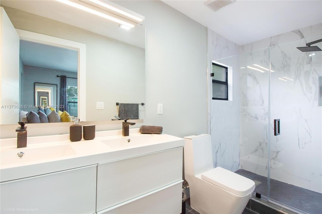 Recientemente alquilado: $6,300 (3 camas, 2 baños, 1565 Pies cuadrados)