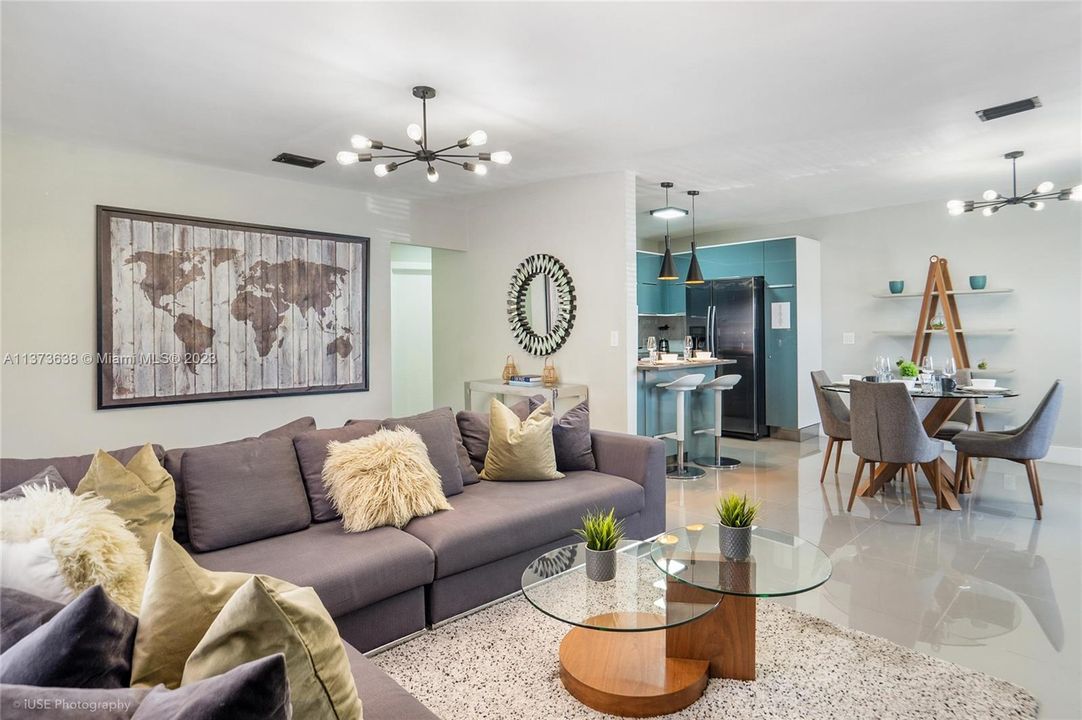 Recientemente alquilado: $6,300 (3 camas, 2 baños, 1565 Pies cuadrados)