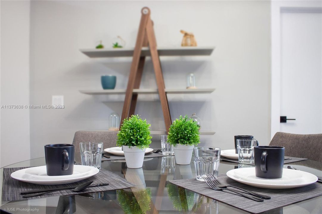 Recientemente alquilado: $6,300 (3 camas, 2 baños, 1565 Pies cuadrados)