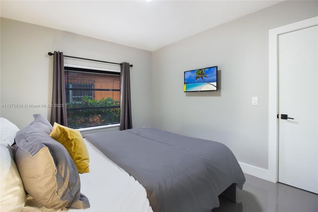 Recientemente alquilado: $6,300 (3 camas, 2 baños, 1565 Pies cuadrados)