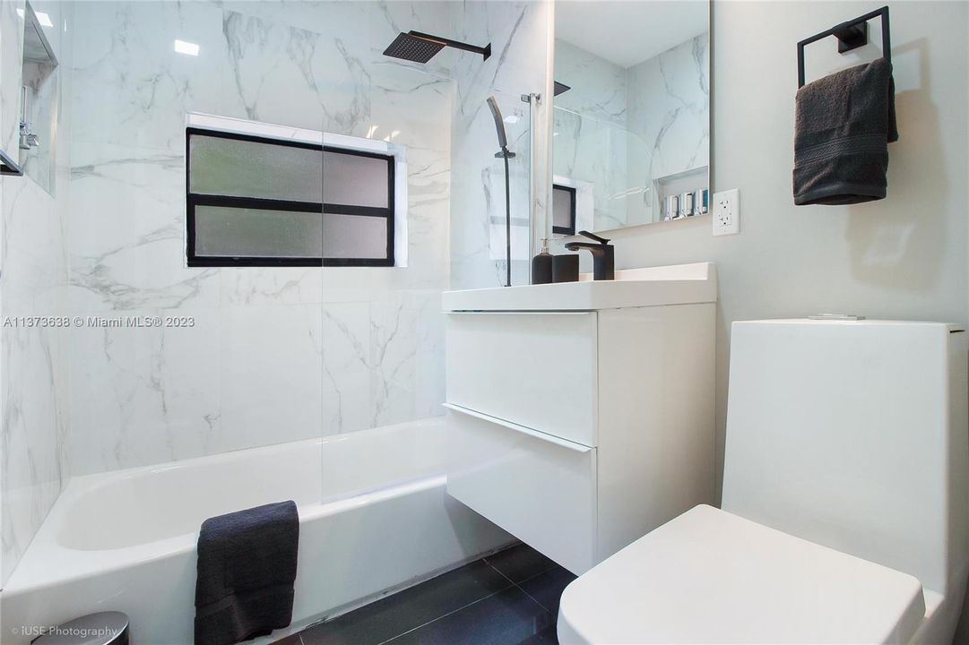 Recientemente alquilado: $6,300 (3 camas, 2 baños, 1565 Pies cuadrados)