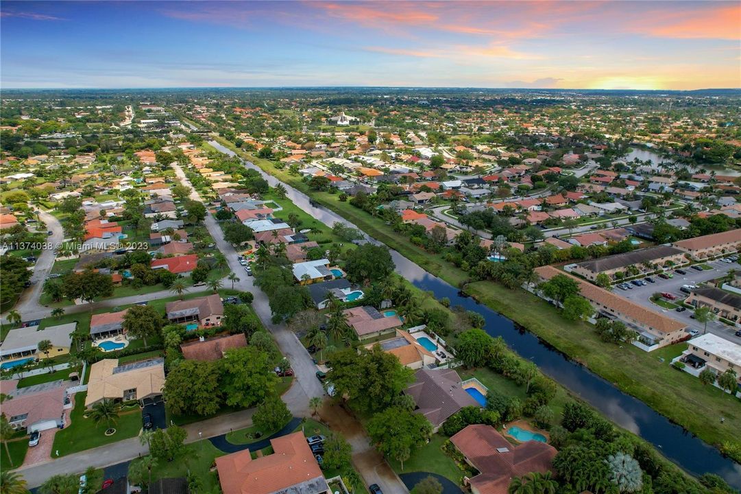 Vendido Recientemente: $340,000 (3 camas, 2 baños, 1684 Pies cuadrados)