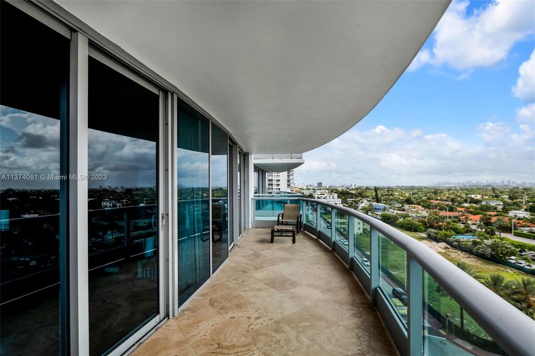 Recently Sold: $1,275,000 (2 beds, 2 baths, 1246 Square Feet)