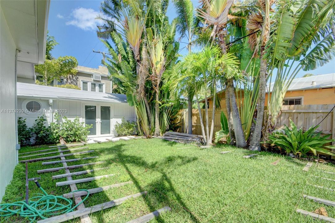 Recently Sold: $1,250,000 (4 beds, 3 baths, 1713 Square Feet)