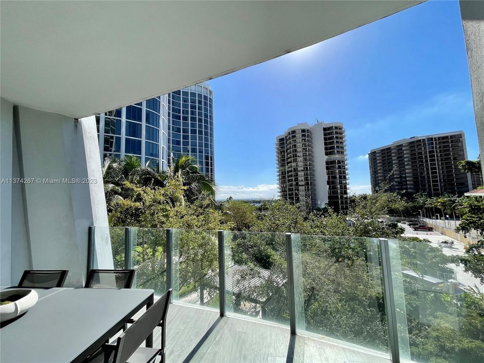 Recently Sold: $1,750,000 (3 beds, 2 baths, 1281 Square Feet)