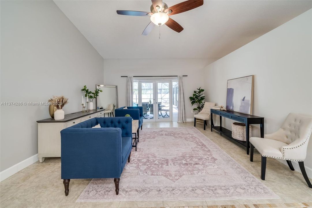 Recently Sold: $750,000 (4 beds, 2 baths, 2301 Square Feet)