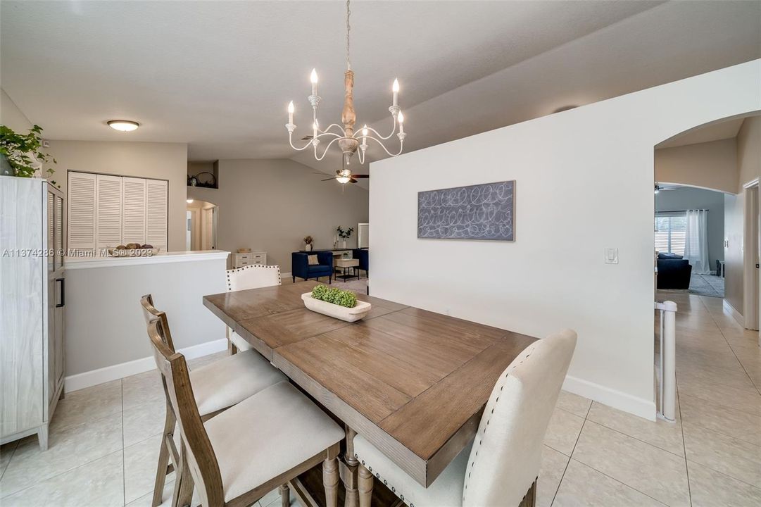 Recently Sold: $750,000 (4 beds, 2 baths, 2301 Square Feet)