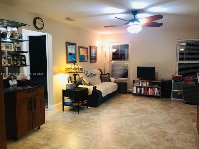 Recently Sold: $520,000 (3 beds, 2 baths, 1769 Square Feet)