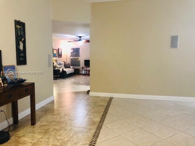 Recently Sold: $520,000 (3 beds, 2 baths, 1769 Square Feet)