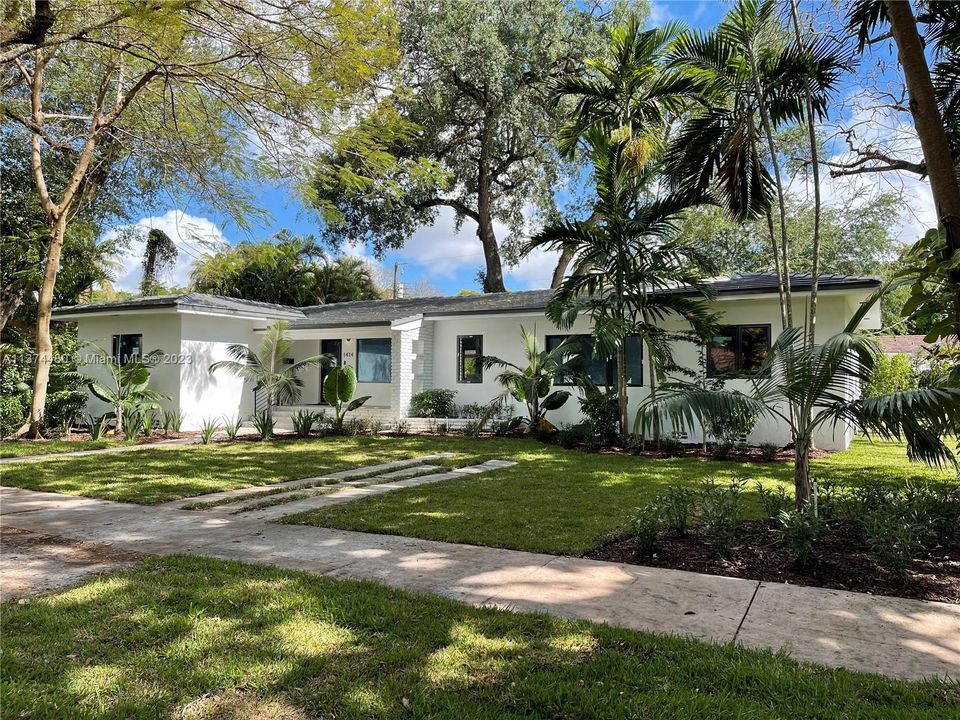 Recently Sold: $1,750,000 (3 beds, 2 baths, 1816 Square Feet)