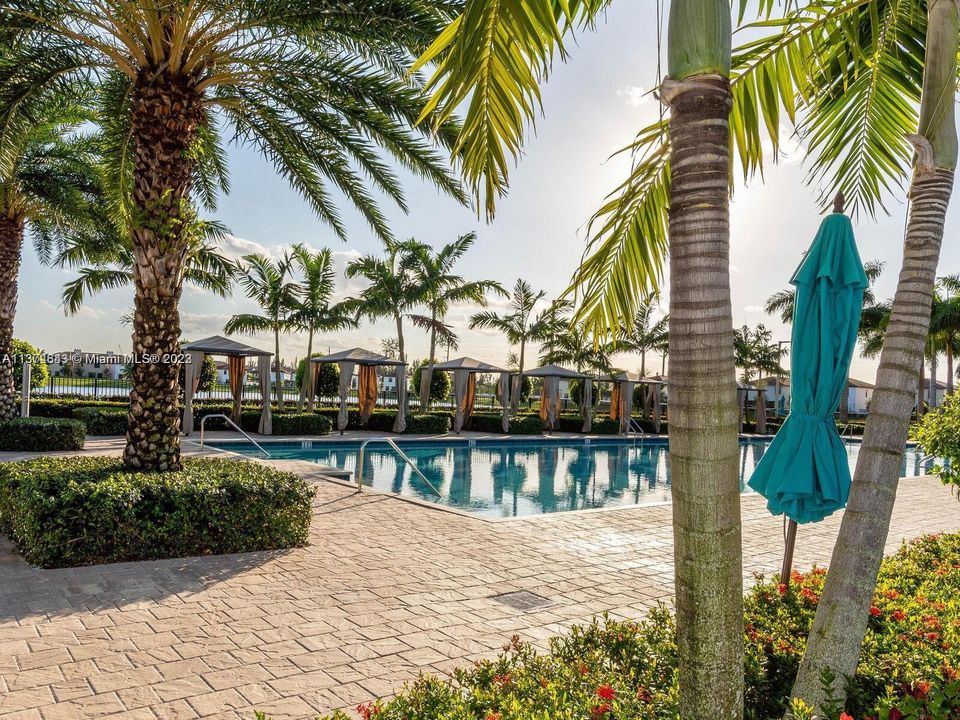 Vendido Recientemente: $500,000 (3 camas, 2 baños, 1650 Pies cuadrados)