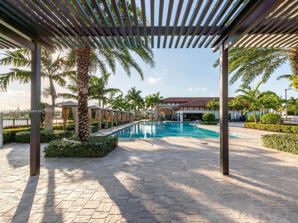 Vendido Recientemente: $500,000 (3 camas, 2 baños, 1650 Pies cuadrados)