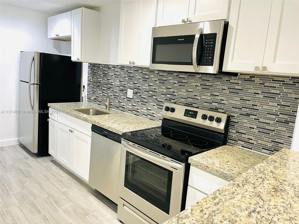 Recently Rented: $2,500 (3 beds, 2 baths, 3600 Square Feet)