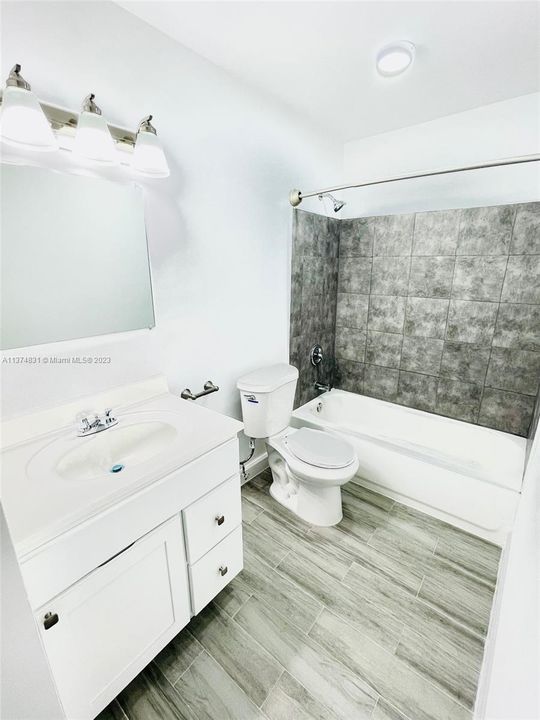 Recently Rented: $2,500 (3 beds, 2 baths, 3600 Square Feet)