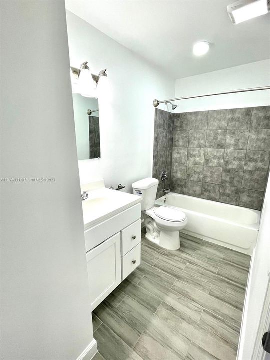 Recently Rented: $2,500 (3 beds, 2 baths, 3600 Square Feet)