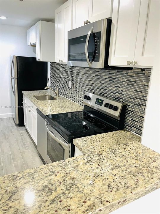 Recently Rented: $2,500 (3 beds, 2 baths, 3600 Square Feet)