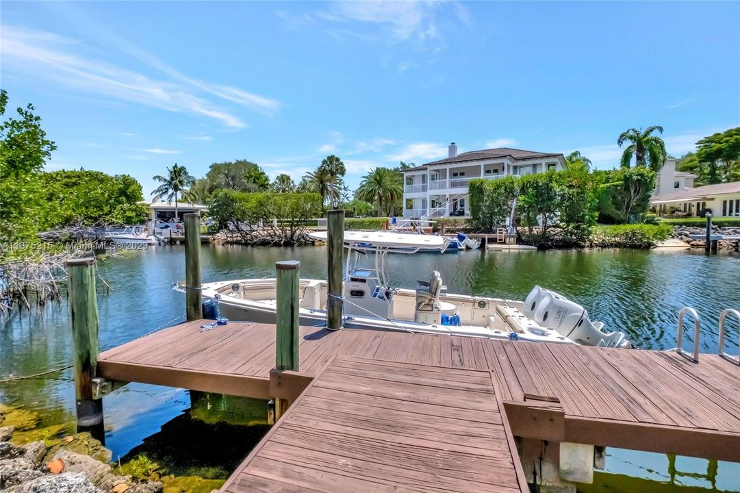 Recently Sold: $4,499,000 (5 beds, 4 baths, 3542 Square Feet)