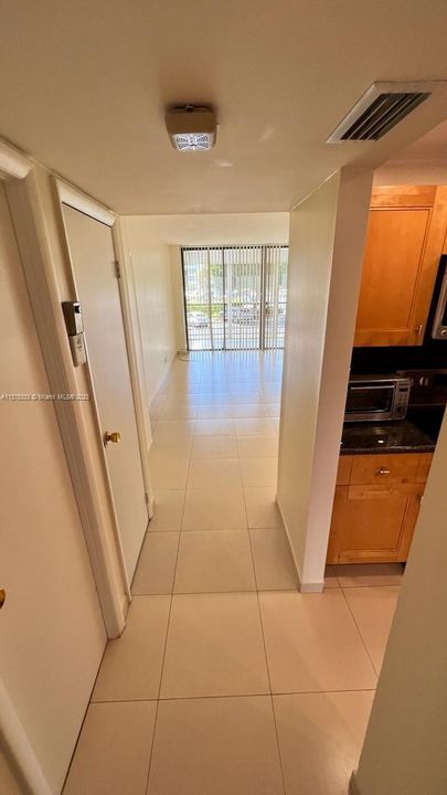 Recently Rented: $1,999 (1 beds, 1 baths, 741 Square Feet)