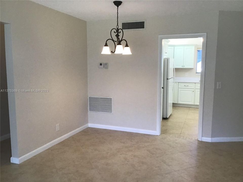 Recently Rented: $2,500 (2 beds, 2 baths, 910 Square Feet)
