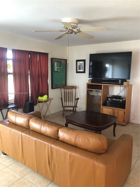 Recently Sold: $75,000 (1 beds, 1 baths, 646 Square Feet)